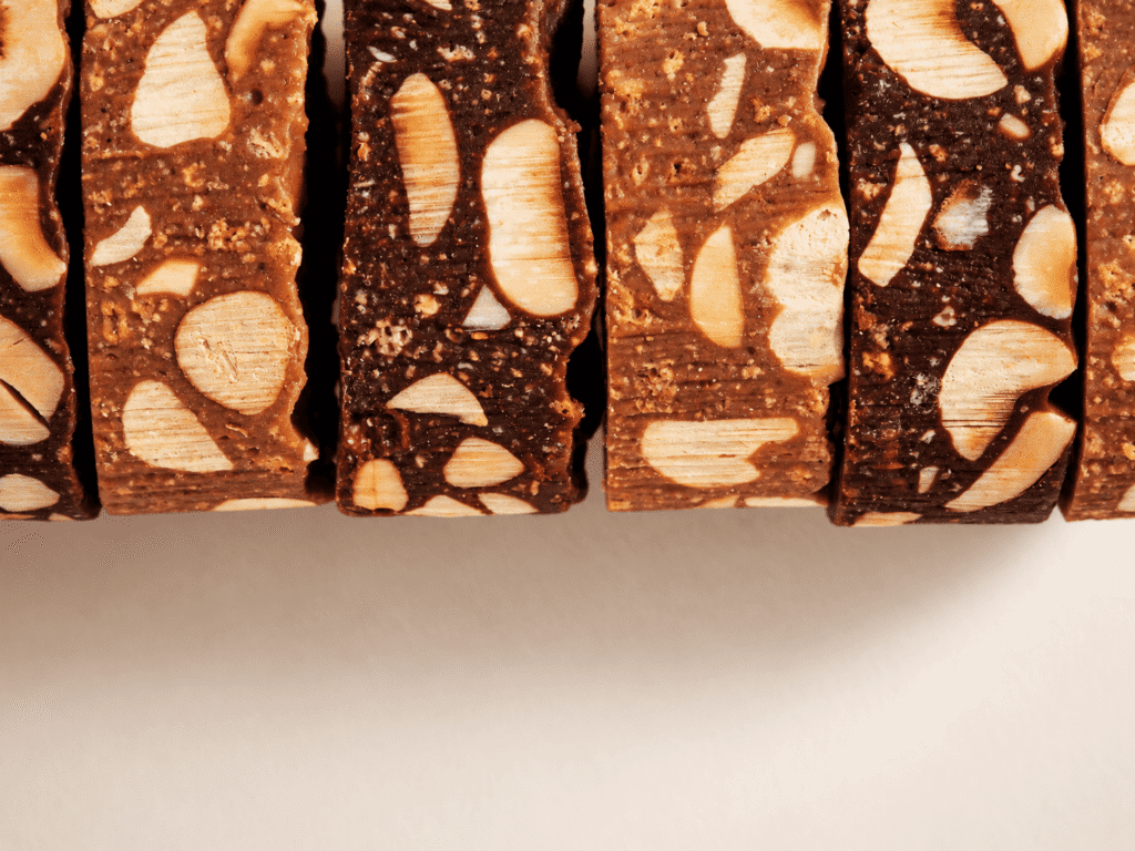 Biscuit sablé reconstitué avec chocolat lait et chocolat noir, amande et noisette torréfié et salé - 170g