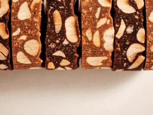Biscuit sablé reconstitué avec chocolat lait et chocolat noir, amande et noisette torréfié et salé - 170g